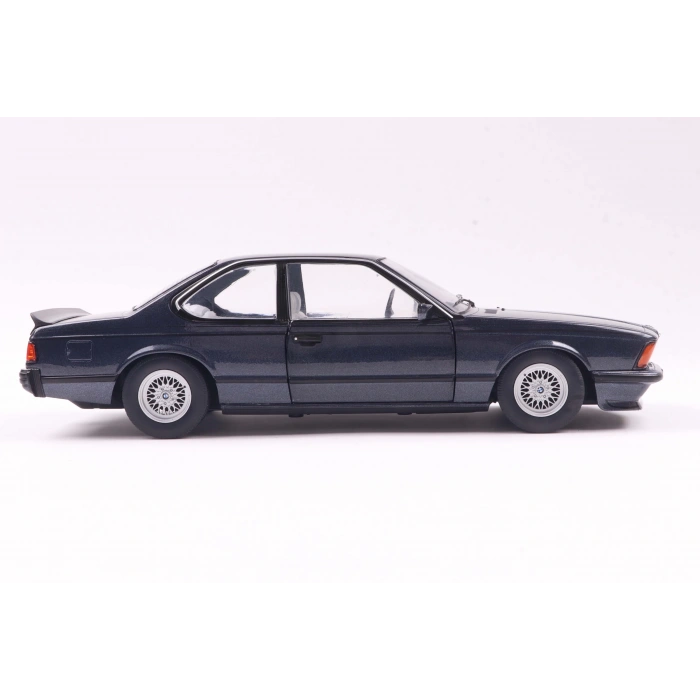 Solido S1810306 1/18 BMW 635 CSI – Macau Blue – 1984