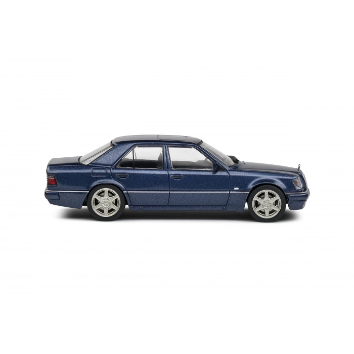 Solido S4313203 1/43 Mercedes-Benz W124 E60 AMG – Nautical Blue – 1994