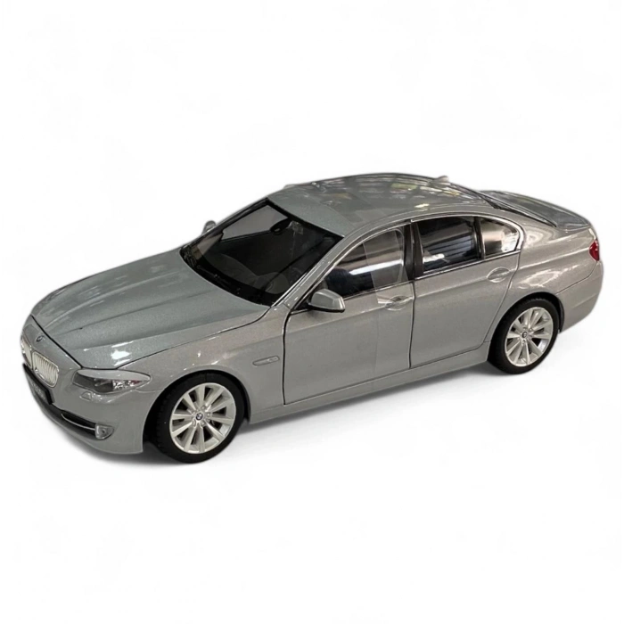 Welly 1/24 BMW 532i
