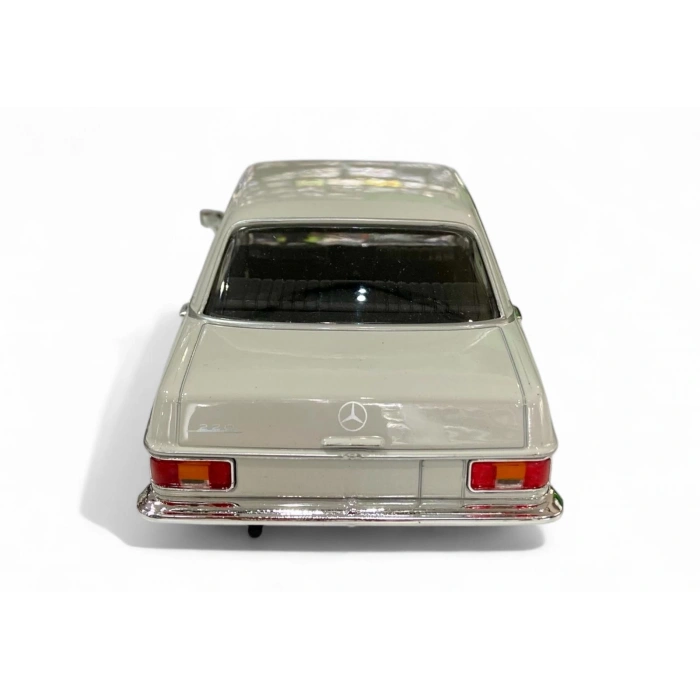 Welly 1/24 Mercedes-Benz 220