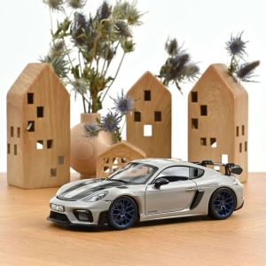 Norev 187253 1/18 Porsche Cayman GT4 RS w/Weissach Pack 2023 Chalk