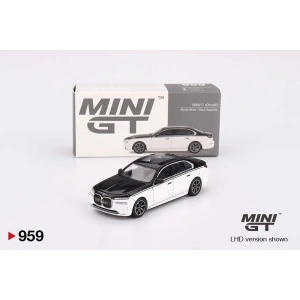 Mini GT MGT00959 1/64 BMW i7 xDrive60 Alpine White / Black Sapphire