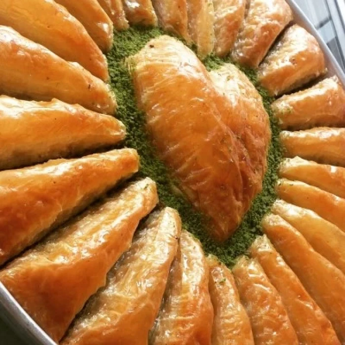 1 Tepsi Aşk İlanı Baklavası