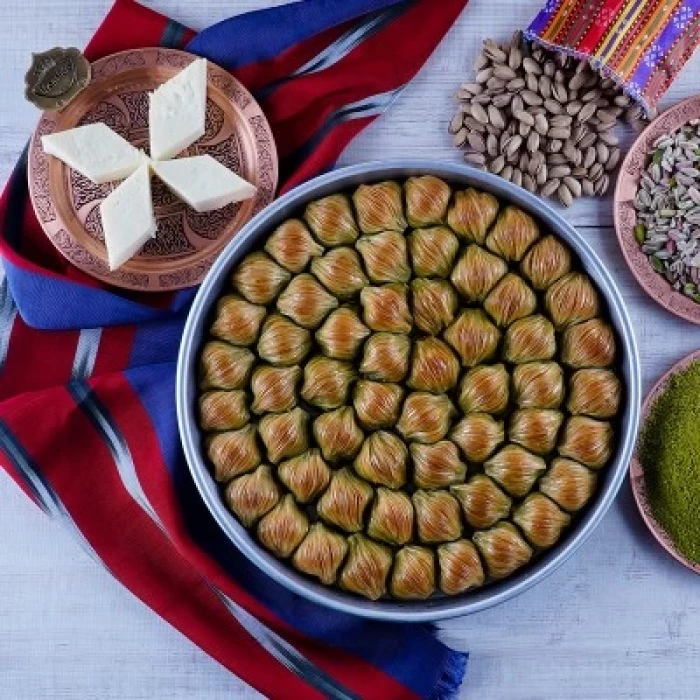 1 Tepsi Midye Baklava