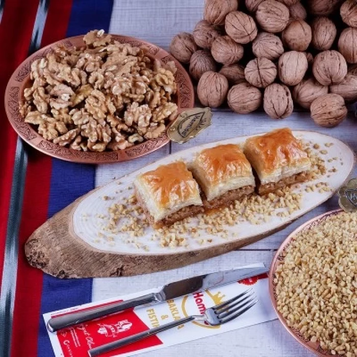 بقلاوة بالجوز - 1 كجم.