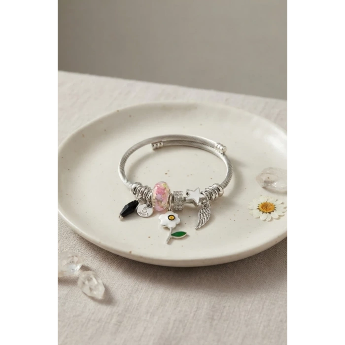 Beyaz Çiçek Charmlı Bileklik TJ-BB8811