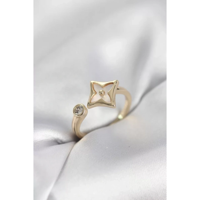 Gold Renk Köşeli Yonca Model Zirkon Taşlı Kadın Yüzük - TJ-BYK4099