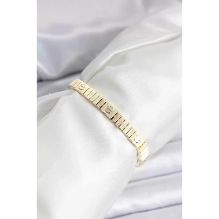 Gold Renk Vip Seri Bileklik - TJ-BB8078