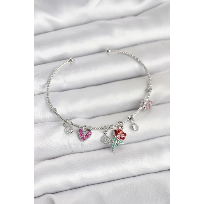 Gül Charmlı Gümüş Renk Pirinç Kadın Bileklik - TJ-BB8044