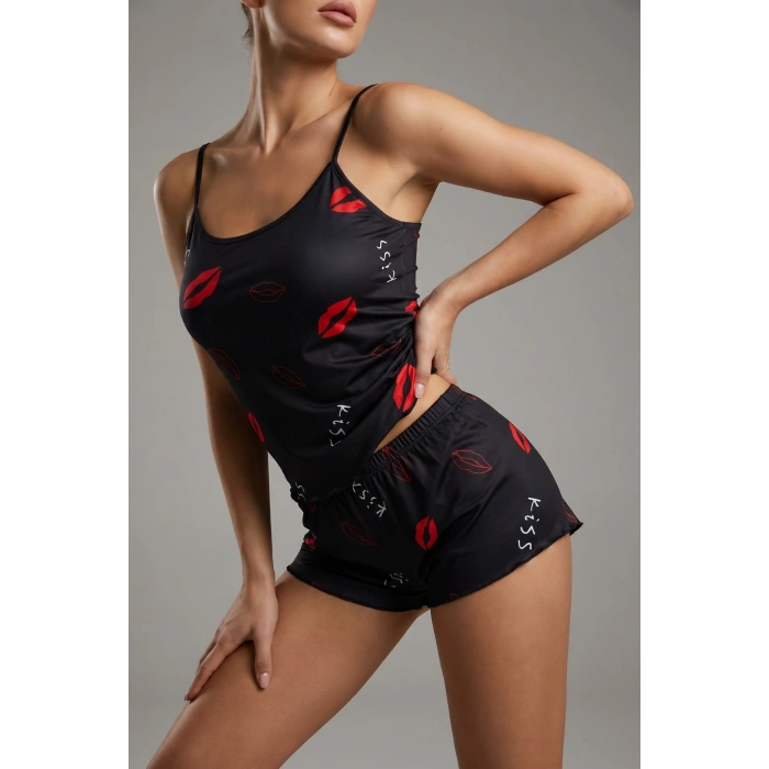 Öpücük Desenli Siyah Askılı Şortlu Kadın Pijama Takımı TM1358