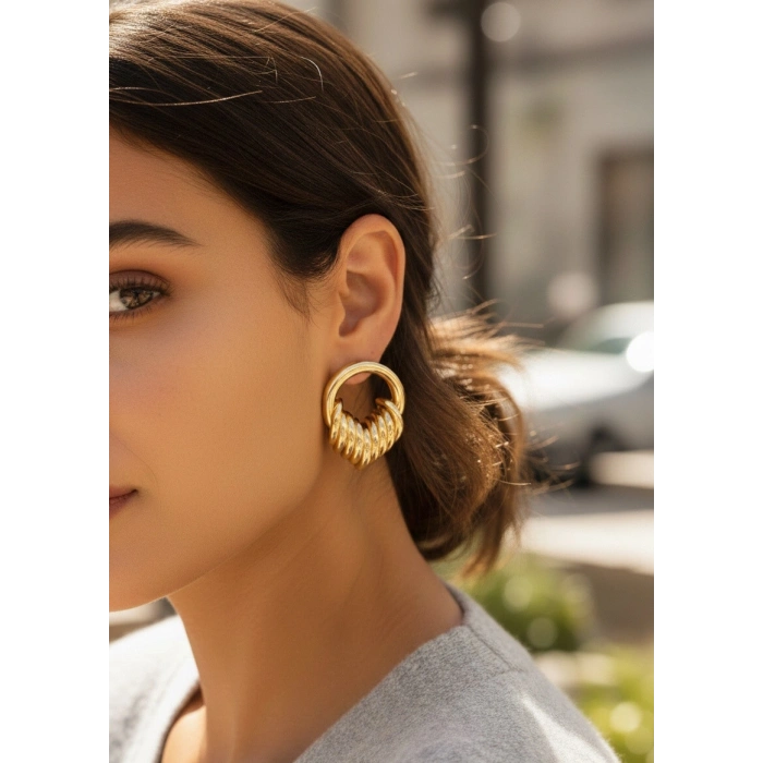 Pirinç Gold Renk Halka Sarmal Model Vintage Kadın Küpe 5886
