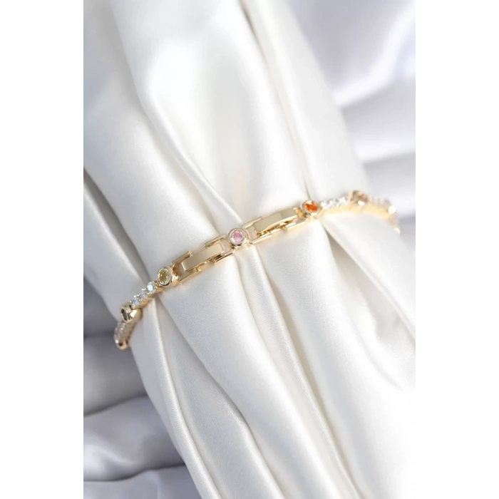 Pirinç Gold Renk Zirkon Taşlı Kadın Bileklik - TJ-BB7971