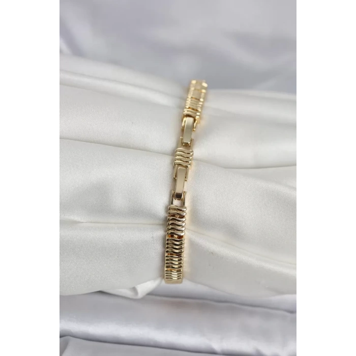 Pirinç Gold Renk Zirkon Taşlı Kadın Bileklik - TJ-BB8400