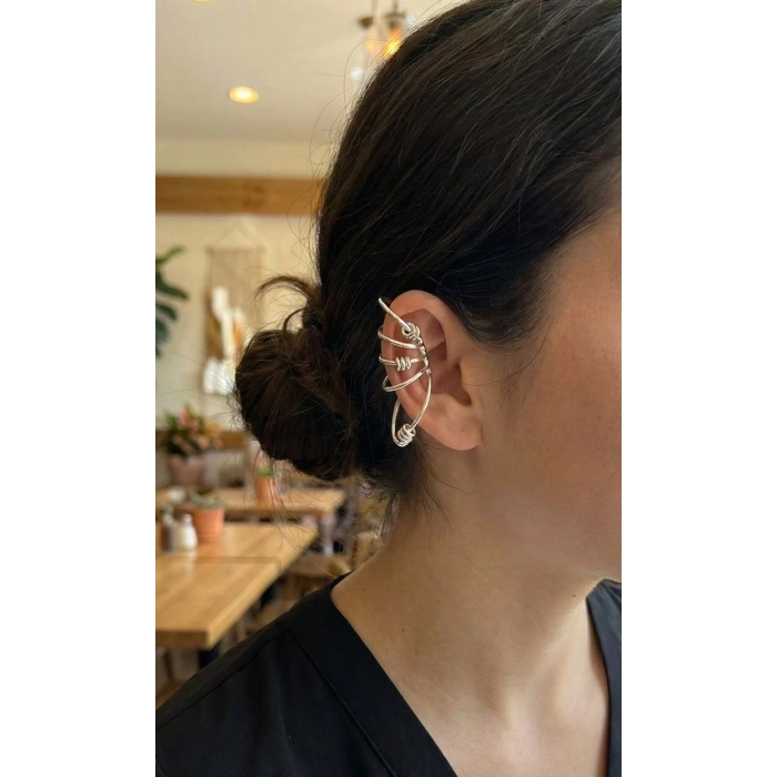 Pirinç Halkalı Model Gümüş Renk Kıkırdak Küpe 5886