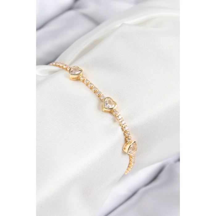 Pirinç Zirkon Taşlı Sıralı Kalp Model Gold Renk Kadın Bileklik - TJ-BB7729