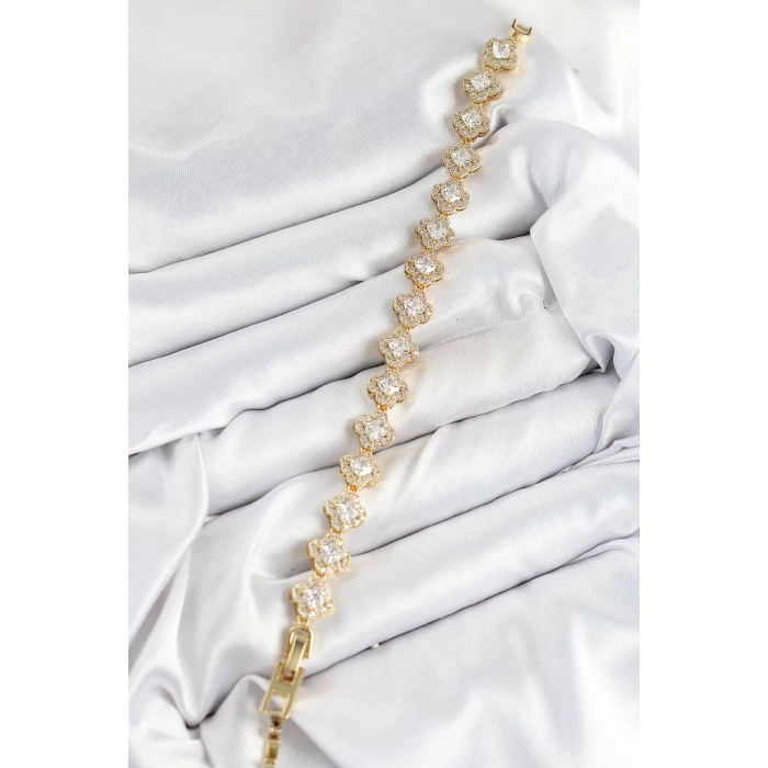 Pirinç Zirkon Taşlı Yonca Baget Model Gold Renk VIP Seri Kadın Bileklik - TJ-BB7510
