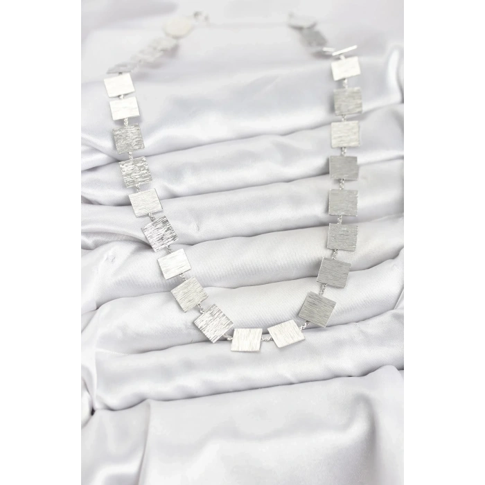 USLUCAN ALIŞVERİŞ Kare Plaka Model Gümüş Renk Kadın Kolye