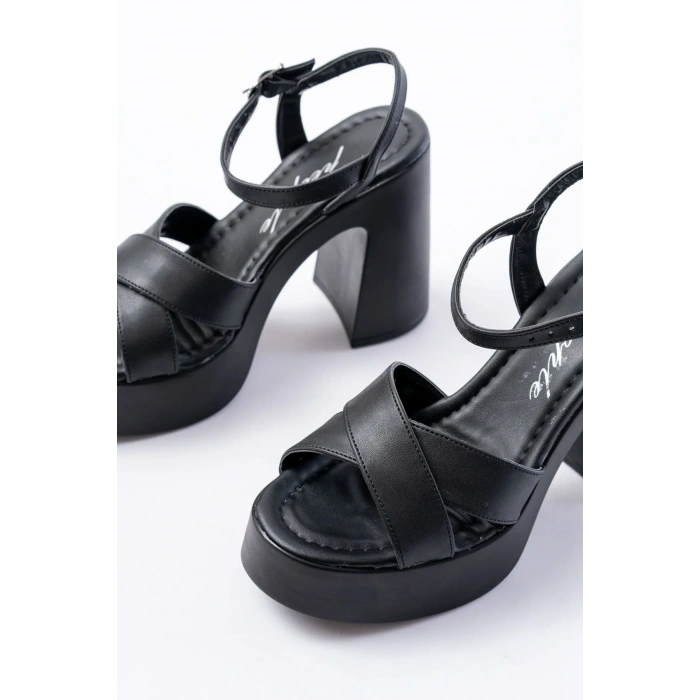 USLUCAN ALIŞVERİŞ P-105 Siyah Çapraz Kalın Topuklu Kadın Sandalet