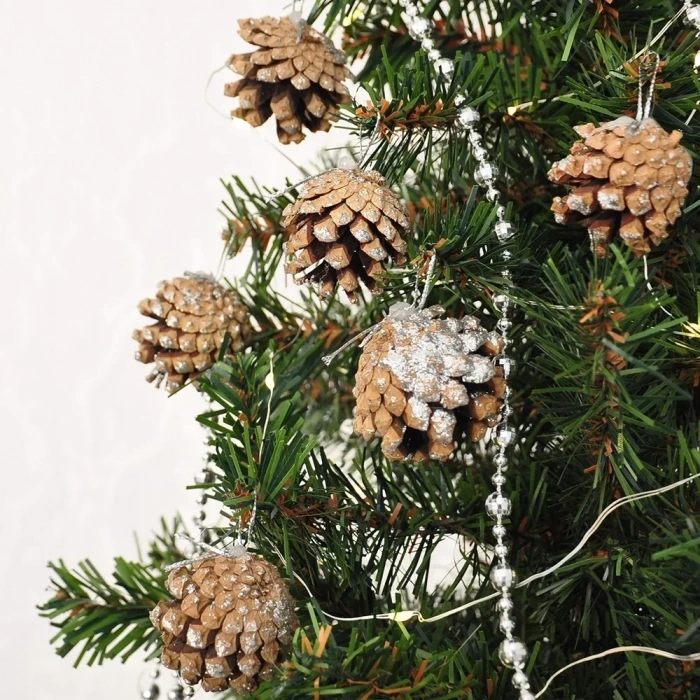 USLUCAN ALIŞVERİŞ Yılbaşı Ağaç Süsü Kozalak 6lı - 4cm -