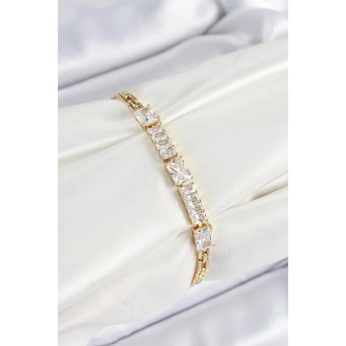 Xuping Pirinç Parçalı Su Yolu Model Gold Renk Kadın Bileklik 5886