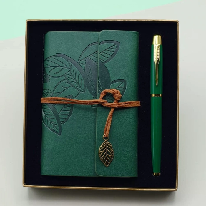 Yeşil Renk Defter Kalem Kutulu Set