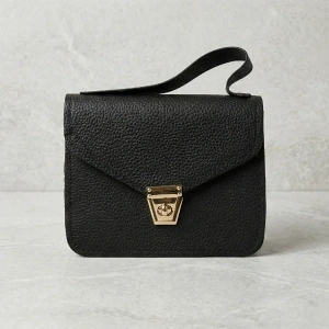 USLUCAN ALIŞVERİŞ Siyah Kutu El Çantası