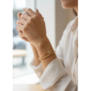 USLUCAN ALIŞVERİŞ Yonca Model Pirinç Gold Renk Kadın Bileklik