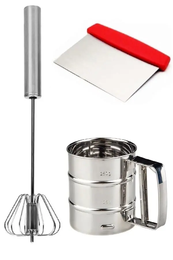 Basmalı Çelik Yumurta Çırpıcı + Basmalı Un Eleği + Hamur Kesme Spatula 3lü Pratik Mutfak Hamur Seti