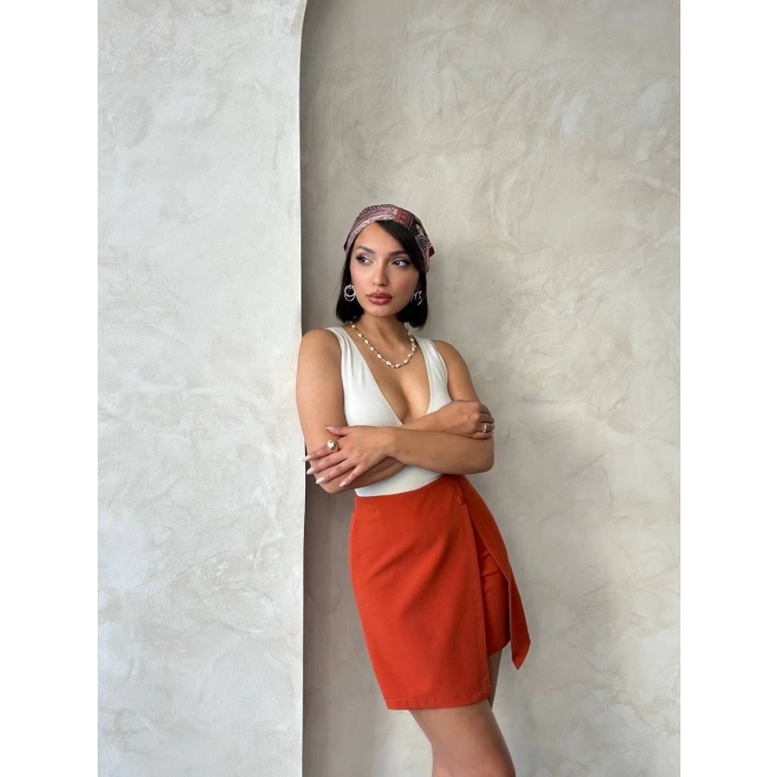 İki düğmeli kapaklı şort etek kremit s24046