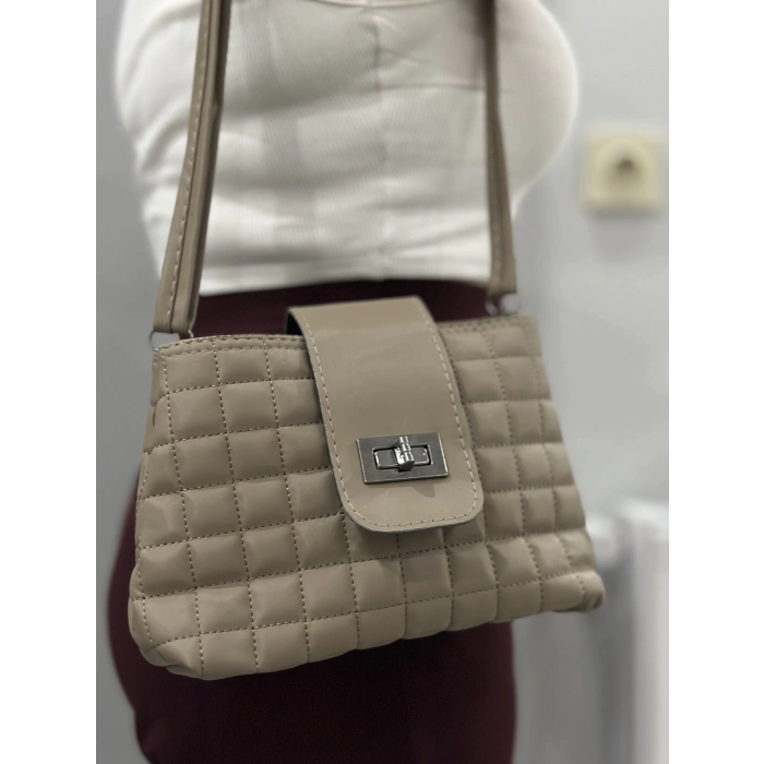 Kapaklı kapitone vizon cilt çanta