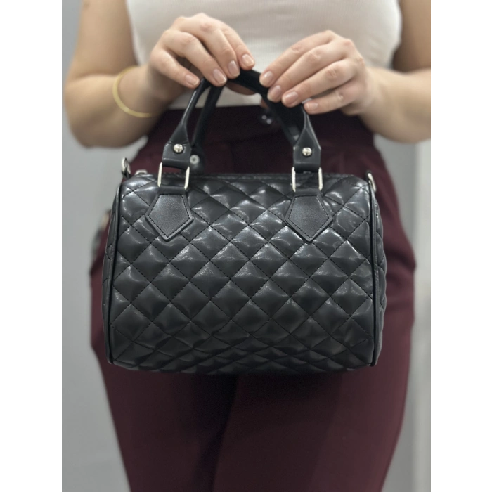 Kapaksız kapitone siyah cilt çanta