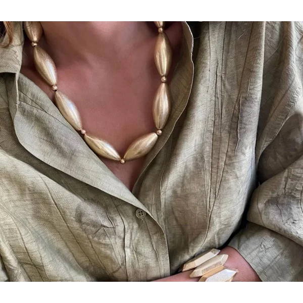 Mat Gold Badem Boncuk Kolye