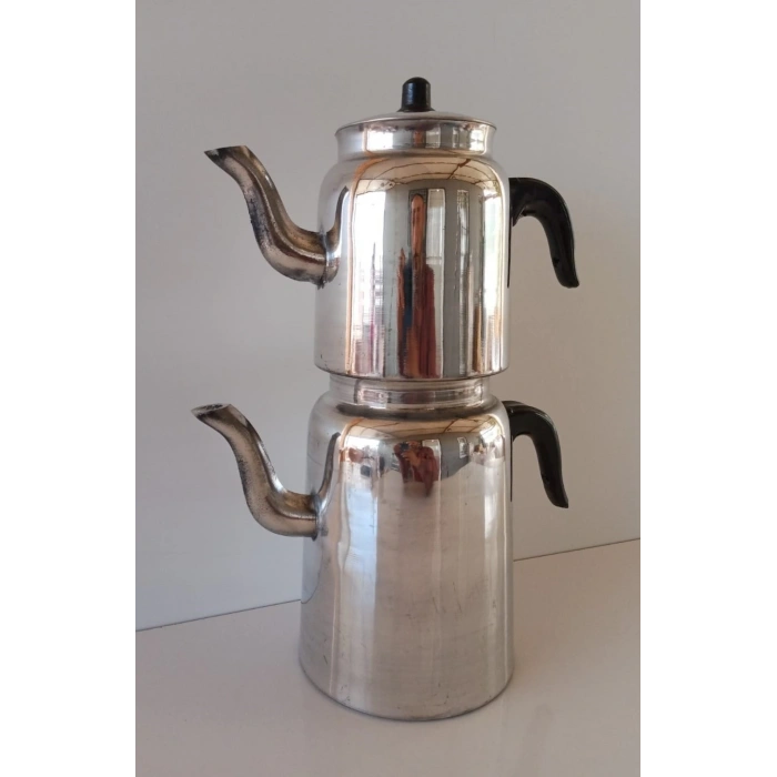 Boru tipi Büyük Aluminyum çaydanlık.