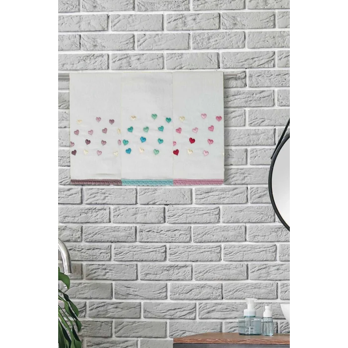 3 Lü Renkli Kalpli Su Taşı Kenar İşlemeli Havlu Seti 50X90 Cm