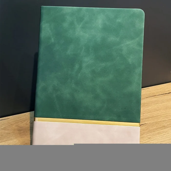 Altın Şeritli Yeşil Deri Not Defteri