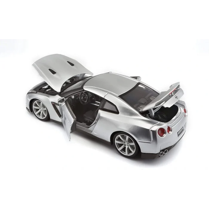 1:18 Nissan GT-R R35 2009 Model Araba