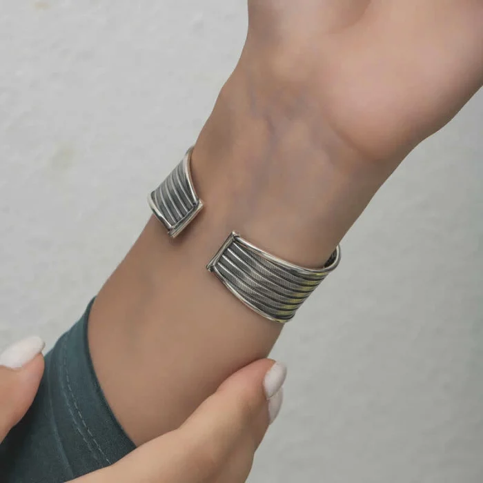 Luz&Pos Gümüş Eskitme Desenli Kadın Bilezik