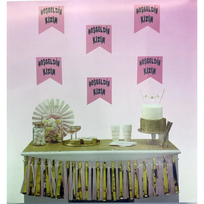 Hoşgeldin Kızım Yazılı Flama Süs Pembe Üzeri Gümüş Renk