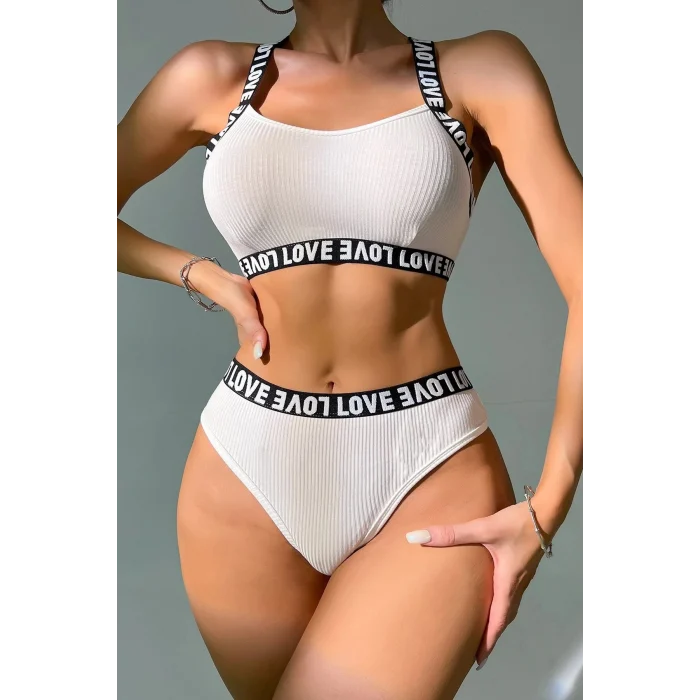 Kadın Beyaz Çapraz Sırt Ve Love Yazı Detaylı Iç Çamaşır Takımı – Modern, Konforlu