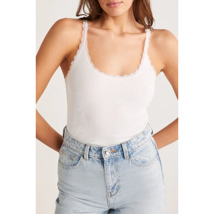 Kadın Beyaz Normal Kalıp Dantel Detalı Ince Askılı Oyuk Yaka Atlet – Modern ve Şık Tasarım