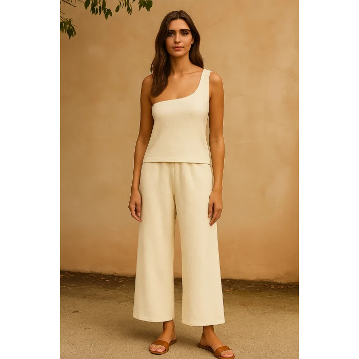 Kadın Beyaz Tek Omuzlu Şık Bluz & Geniş Paça Pantolon İkili Takım