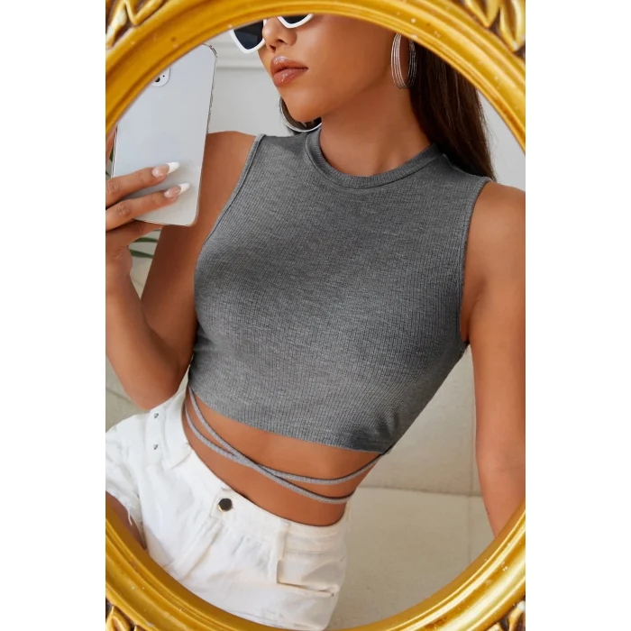 Kadın Gri Çapraz Bağlamalı Crop Top Büstiyer – Modern ve Şık Tasarım