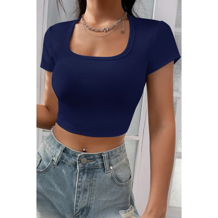 Kadın Lacivert Yarım Kol Düz Yaka Crop Top Bluz – Şık, Rahat ve Kolay Kombinlenebilir
