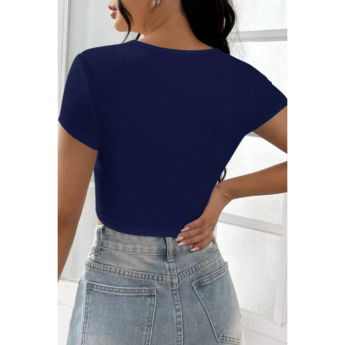 Kadın Lacivert Yarım Kol Düz Yaka Crop Top Bluz – Şık, Rahat ve Kolay Kombinlenebilir