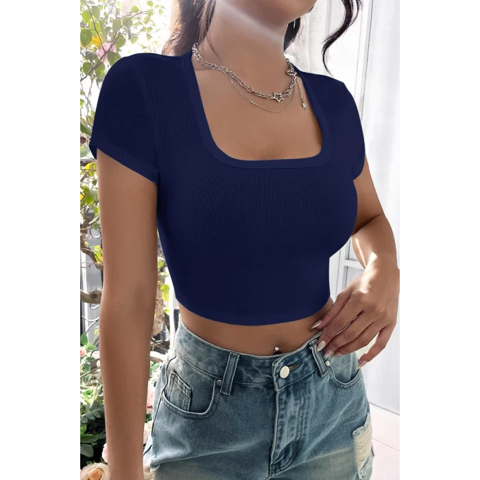 Kadın Lacivert Yarım Kol Düz Yaka Crop Top Bluz – Şık, Rahat ve Kolay Kombinlenebilir