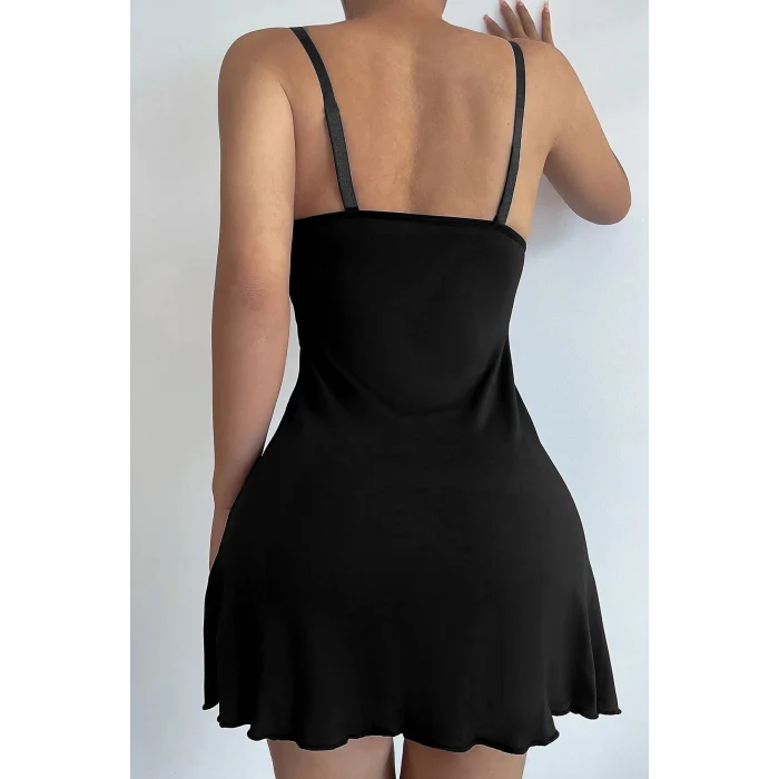 Kadın Siyah Askılı Beli Dantelli Göğsü Fiyonklu Şık Gecelik – Modern ve Şık Tasarım