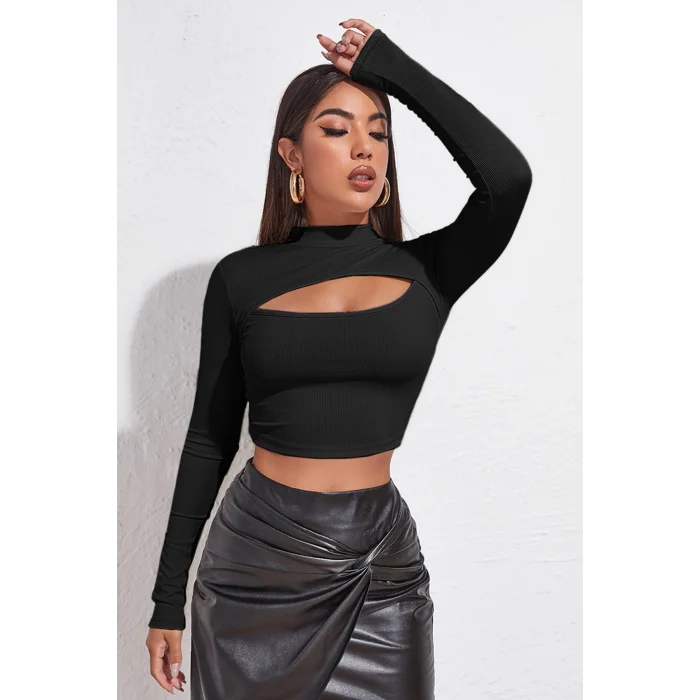 Kadın Siyah Göğüs Dekolteli Uzun Kollu Cut Out Crop Top Bluz – Şık, Rahat ve Kolay Kombinlenebilir