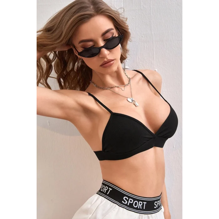 Kadın Siyah Kapsız Sırtı Açık Crop Top Bluz – Şık, Rahat ve Kolay Kombinlenebilir