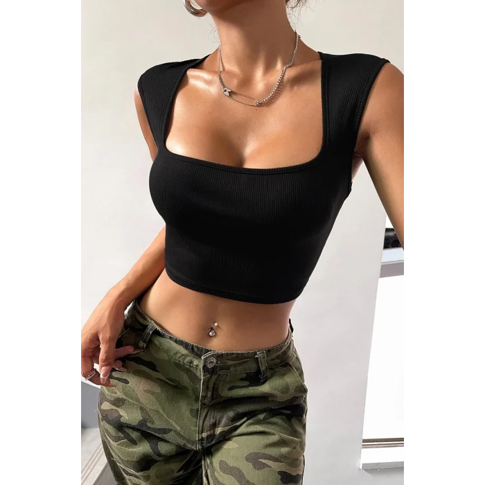 Kadın Siyah Kare Yaka Kalınlaşan Omuz Detaylı Crop Top Bluz