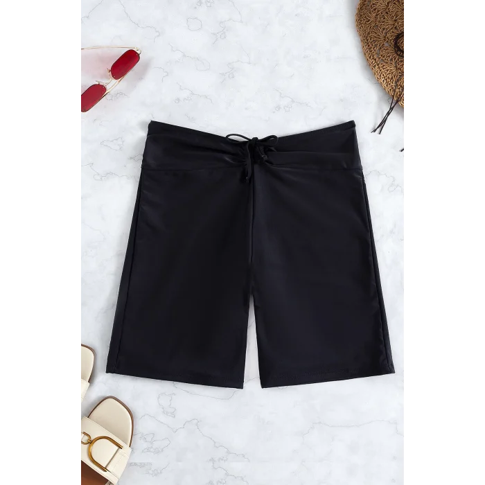 Kadın Siyah Önden Bağcıklı Deniz Şortu – Modern ve Şık Tasarım